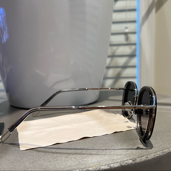 Gentle Monster Ollie G1 grey sunglasses UNISEX - Picture 5 of 15